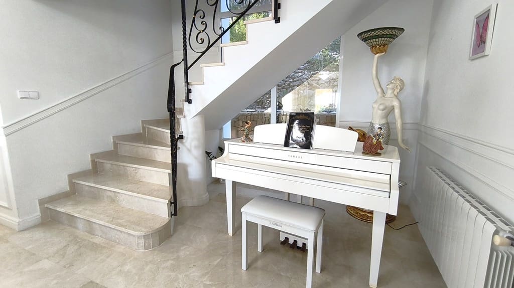 6 slaapkamer Villa te koop in La Sella met zwembad garage - € 1.400.000 (Ref: 9409936)