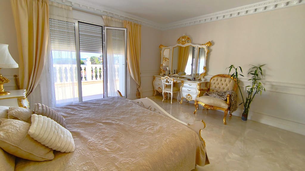 6 slaapkamer Villa te koop in La Sella met zwembad garage - € 1.400.000 (Ref: 9409936)