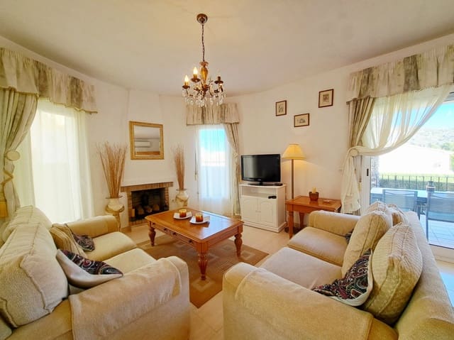 3 Zimmer Villa zu verkaufen in La Sella mit Pool Garage - 349.000 € (Ref: 9415361)