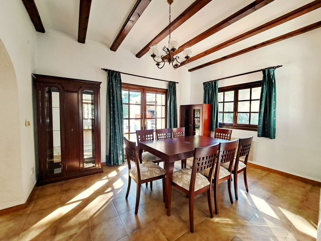 4 slaapkamer Villa te koop in La Sella met zwembad garage - € 750.000 (Ref: 9418972)