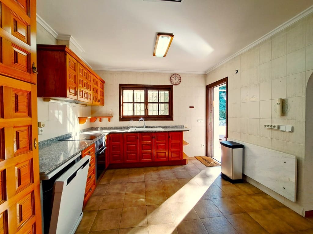 4 slaapkamer Villa te koop in La Sella met zwembad garage - € 750.000 (Ref: 9418972)