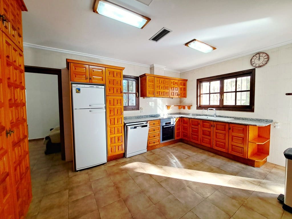 4 slaapkamer Villa te koop in La Sella met zwembad garage - € 750.000 (Ref: 9418972)