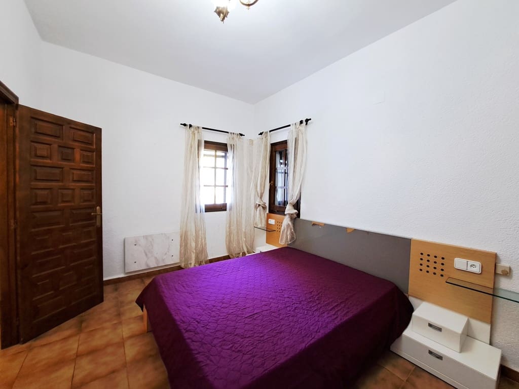 4 slaapkamer Villa te koop in La Sella met zwembad garage - € 750.000 (Ref: 9418972)