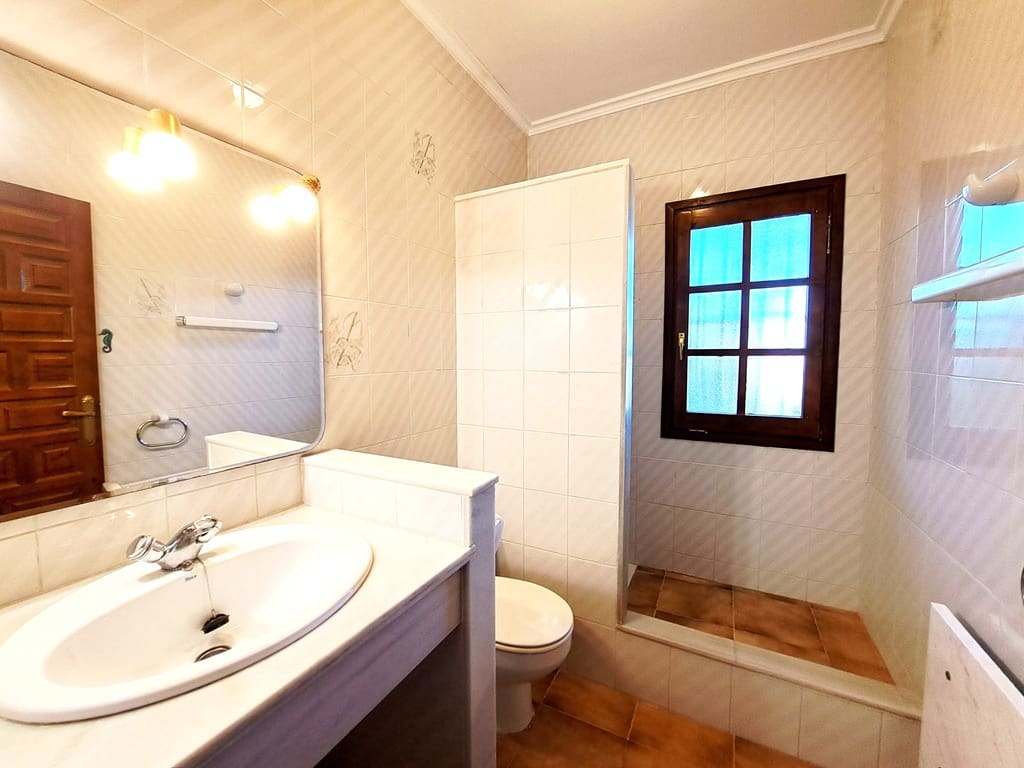 4 slaapkamer Villa te koop in La Sella met zwembad garage - € 750.000 (Ref: 9418972)