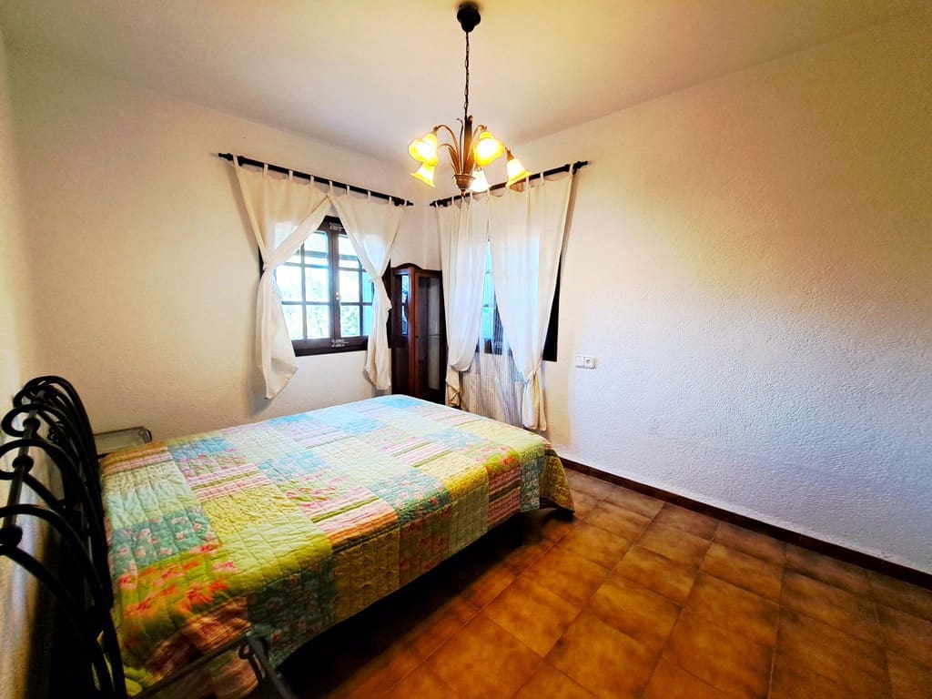 4 slaapkamer Villa te koop in La Sella met zwembad garage - € 750.000 (Ref: 9418972)