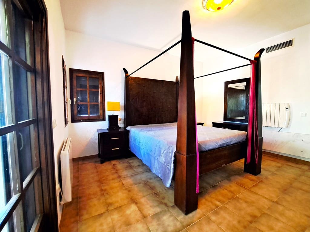 4 slaapkamer Villa te koop in La Sella met zwembad garage - € 750.000 (Ref: 9418972)