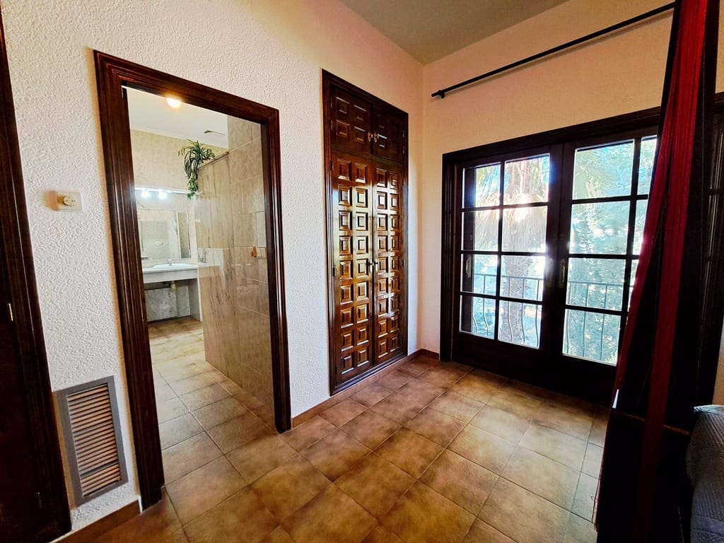 4 slaapkamer Villa te koop in La Sella met zwembad garage - € 750.000 (Ref: 9418972)