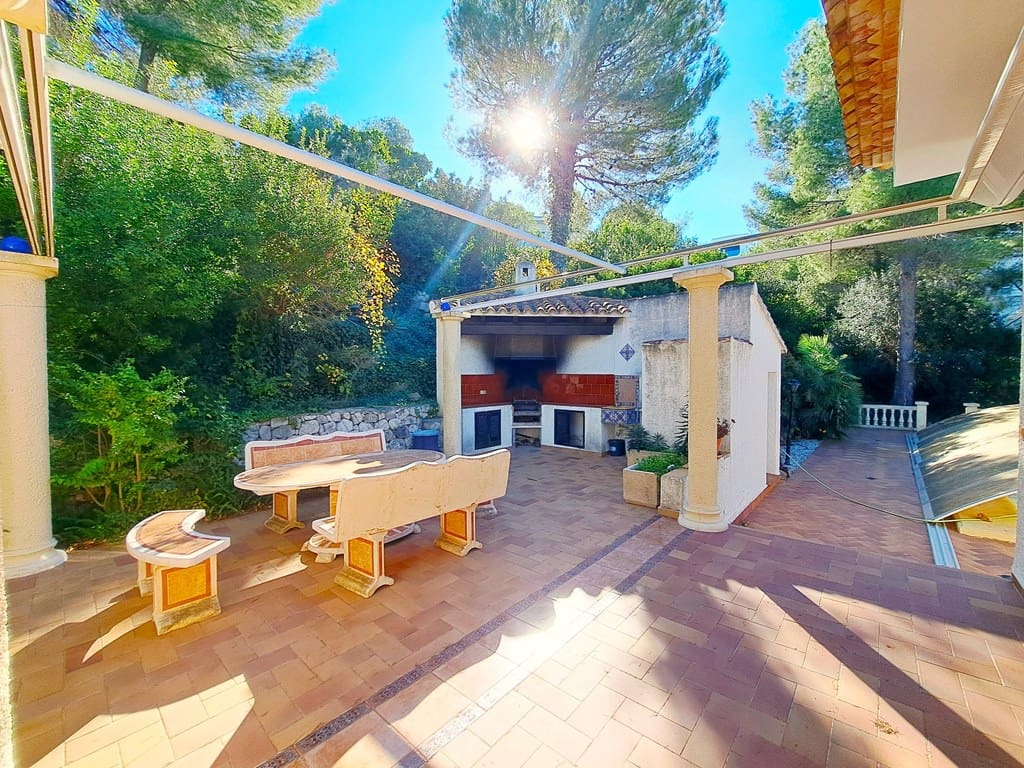 4 slaapkamer Villa te koop in La Sella met zwembad garage - € 750.000 (Ref: 9418972)