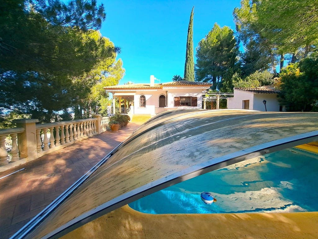 4 slaapkamer Villa te koop in La Sella met zwembad garage - € 750.000 (Ref: 9418972)