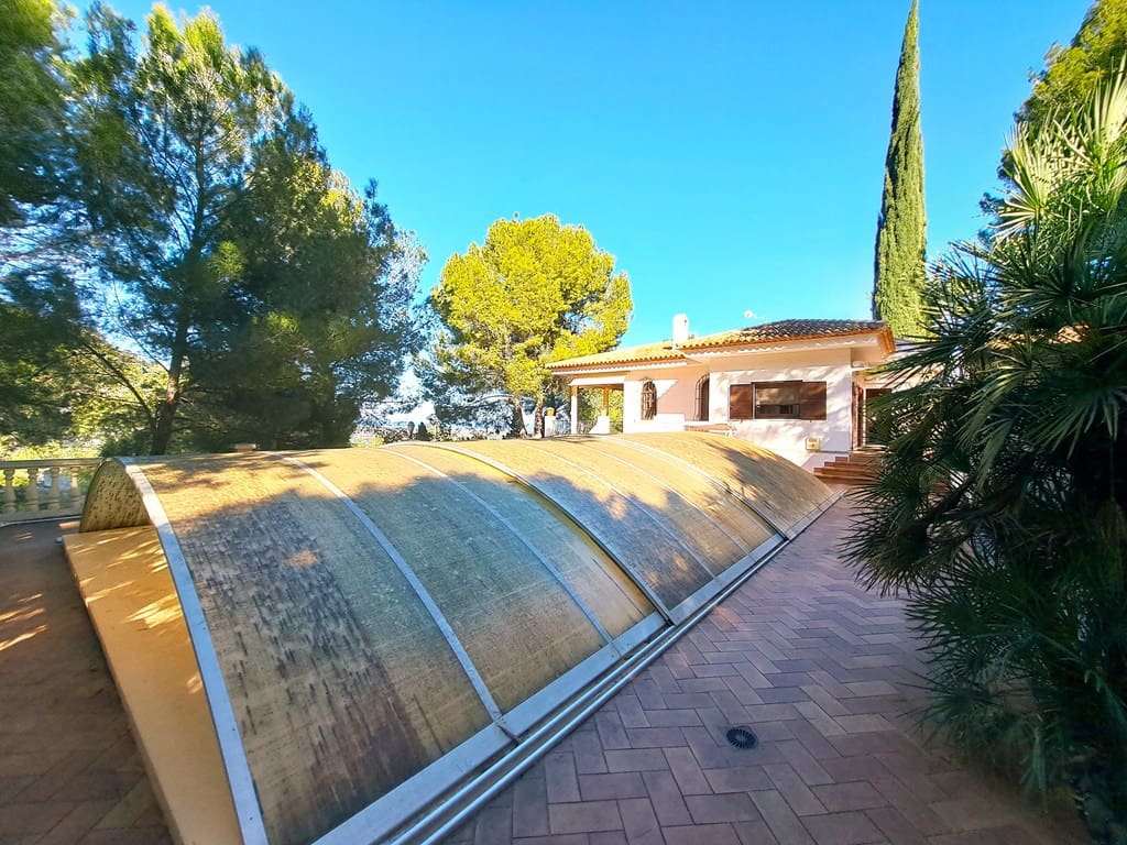 4 slaapkamer Villa te koop in La Sella met zwembad garage - € 750.000 (Ref: 9418972)