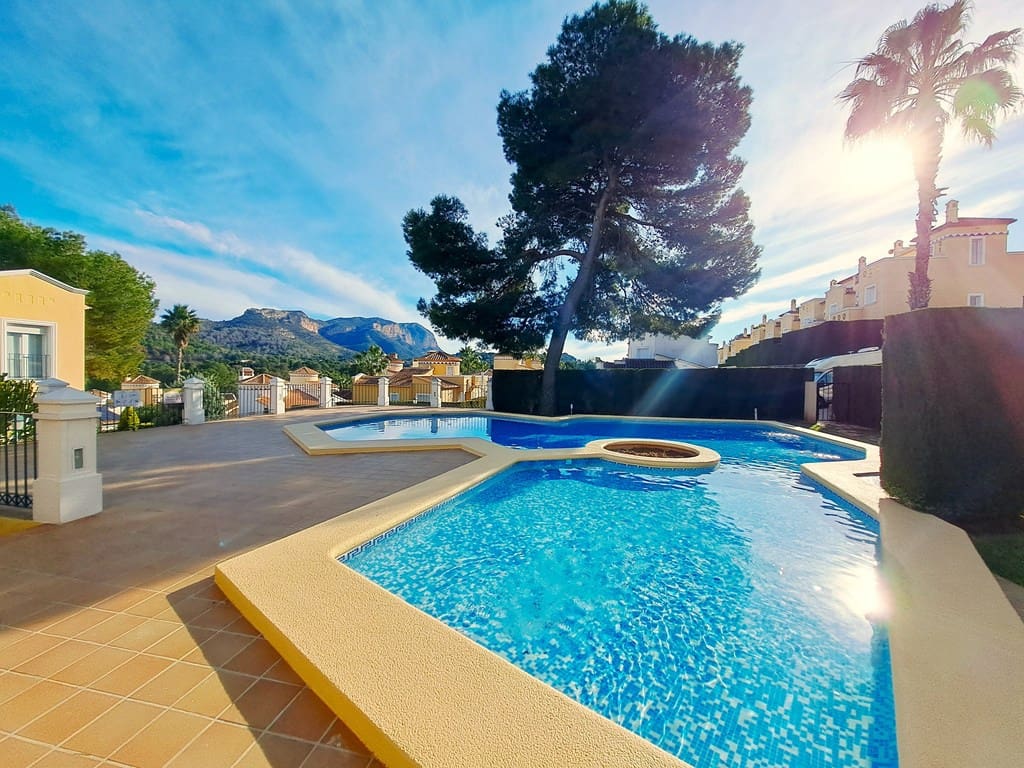 2 sovrum Lägenhet att hyra i Denia med pool - 800 € (Ref: 9480733)
