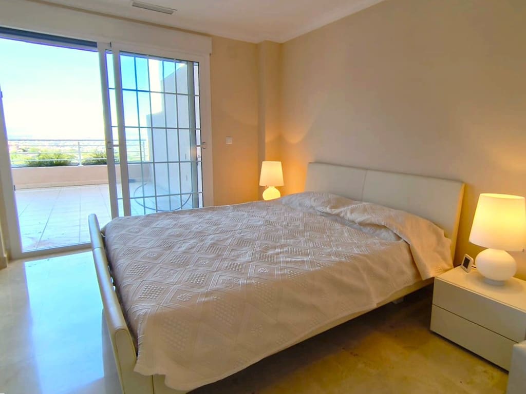 2 makuuhuone Kattohuoneisto myytävänä paikassa La Sella mukana uima-altaan 
autotalli - 525 000 € (Ref: 9525755)