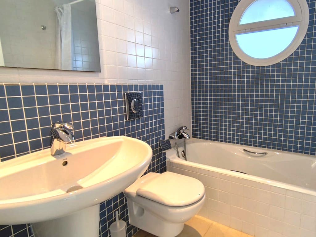 2 makuuhuone Kattohuoneisto myytävänä paikassa La Sella mukana uima-altaan 
autotalli - 525 000 € (Ref: 9525755)