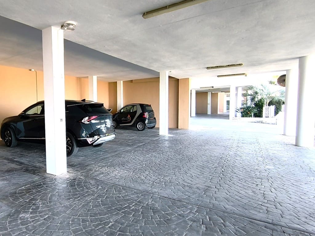 2 makuuhuone Kattohuoneisto myytävänä paikassa La Sella mukana uima-altaan 
autotalli - 525 000 € (Ref: 9525755)