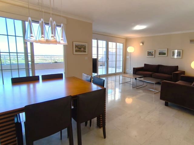 2 makuuhuone Kattohuoneisto myytävänä paikassa La Sella mukana uima-altaan 
autotalli - 525 000 € (Ref: 9525755)