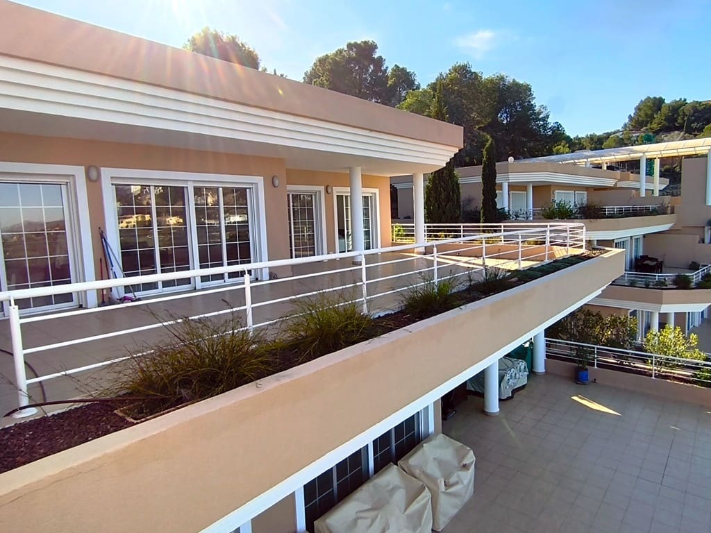 2 makuuhuone Kattohuoneisto myytävänä paikassa La Sella mukana uima-altaan 
autotalli - 525 000 € (Ref: 9525755)