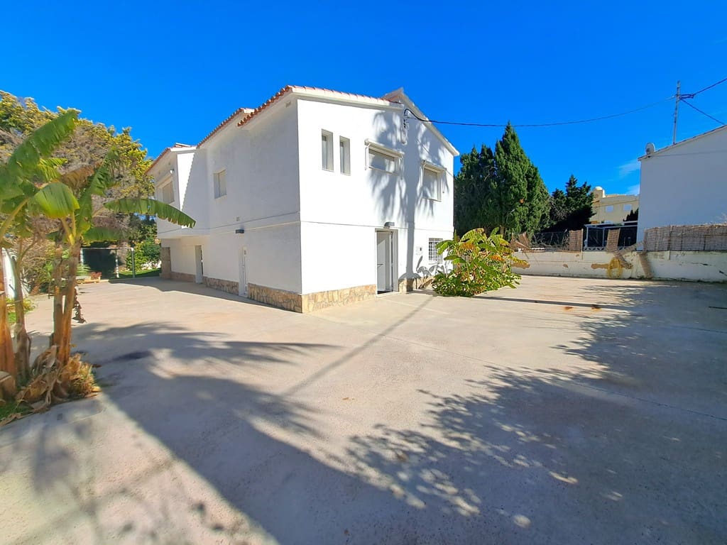 5 soverom Villa til salgs i Denia med svømmebasseng garasje - € 930 000 (Ref: 9537795)