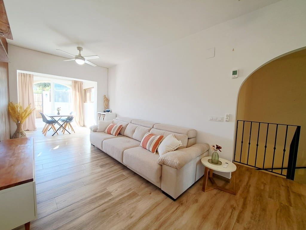 2 Zimmer Haus zu verkaufen in Benitachell / Benitatxell mit Pool Garage - 320.000 € (Ref: 9557363)
