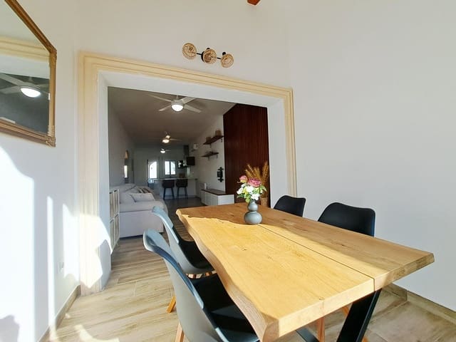 2 makuuhuone Omakotitalo myytävänä paikassa Benitachell / Benitatxell mukana uima-altaan 
autotalli - 320 000 € (Ref: 9557363)