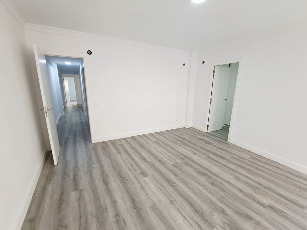 Apartamento de 4 habitaciones en Dénia en venta - 245.000 € (Ref: 9566741)