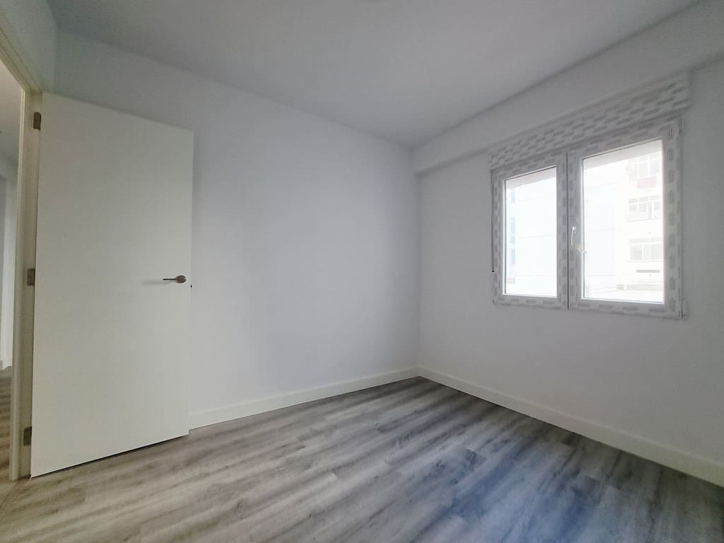 Apartamento de 4 habitaciones en Dénia en venta - 245.000 € (Ref: 9566741)