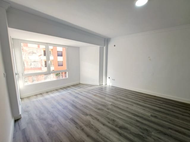 4 slaapkamer Appartement te koop in Dénia - € 245.000 (Ref: 9566741)