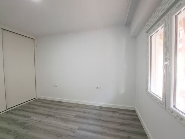 4 slaapkamer Appartement te koop in Dénia - € 245.000 (Ref: 9566741)