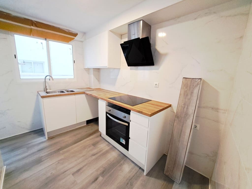 Apartamento de 4 habitaciones en Dénia en venta - 245.000 € (Ref: 9566741)