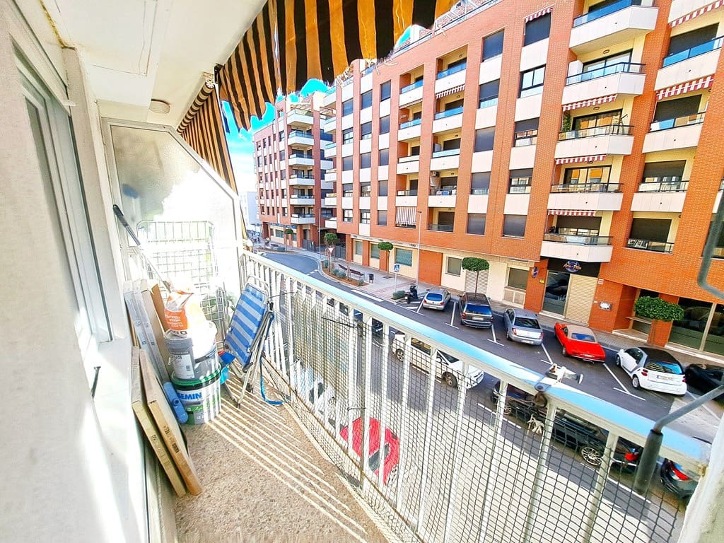 Apartamento de 4 habitaciones en Dénia en venta - 245.000 € (Ref: 9566741)