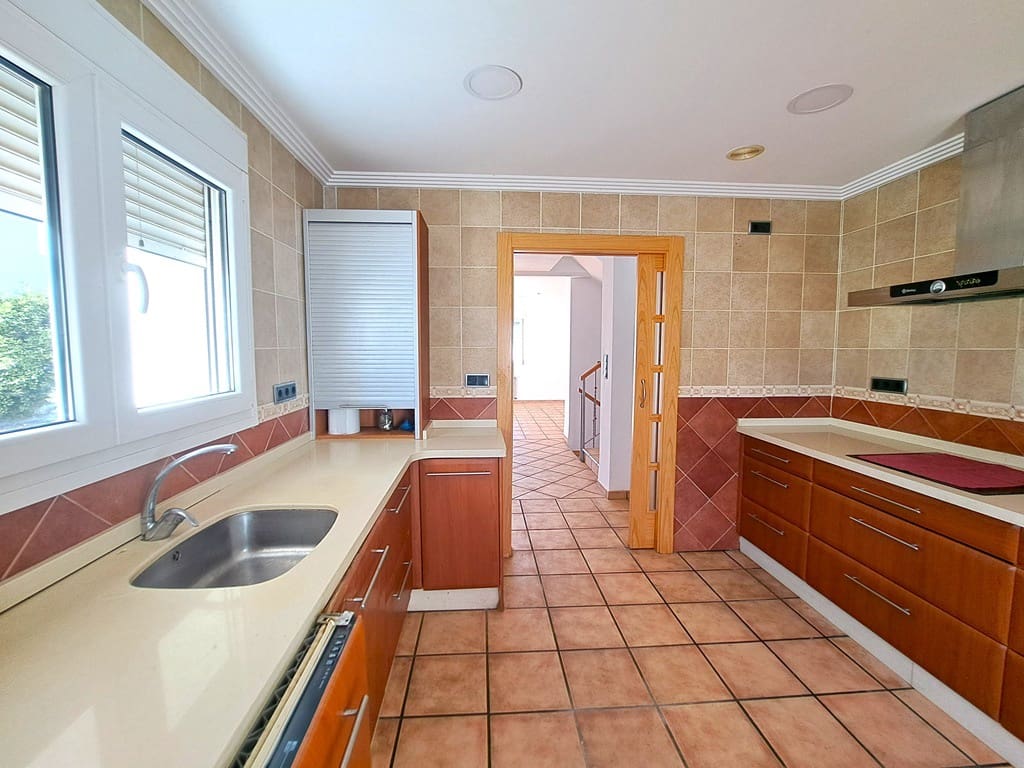 4 soverom Villa til salgs i Denia med svømmebasseng garasje - € 690 000 (Ref: 9611810)