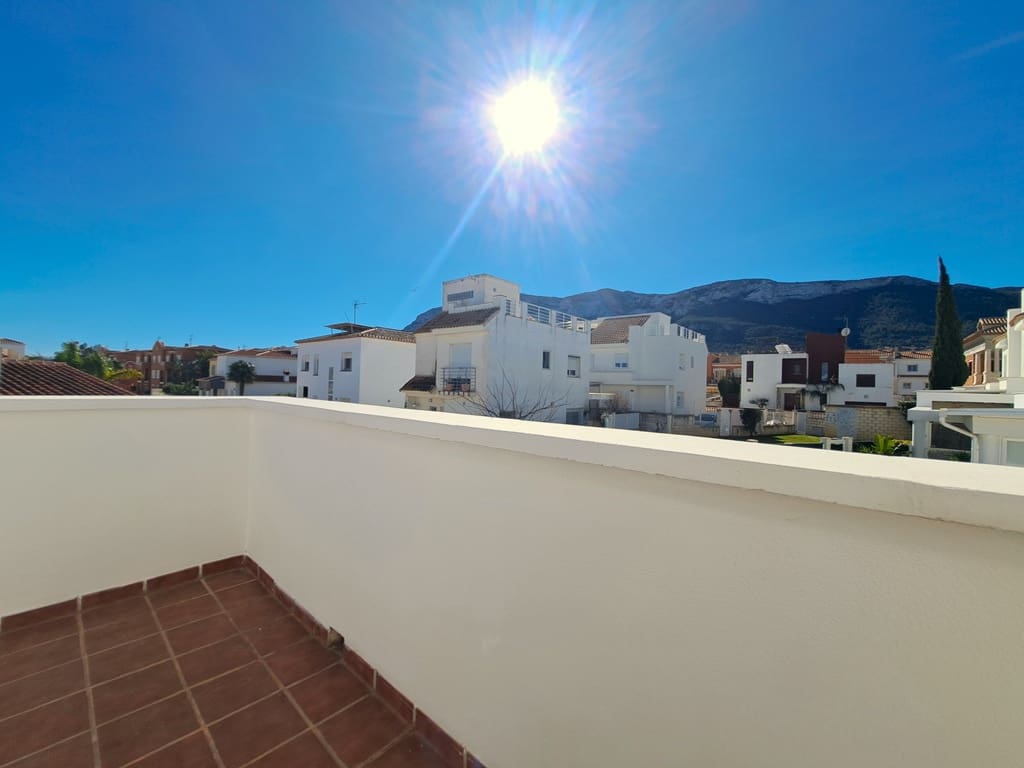 4 soverom Villa til salgs i Denia med svømmebasseng garasje - € 690 000 (Ref: 9611810)