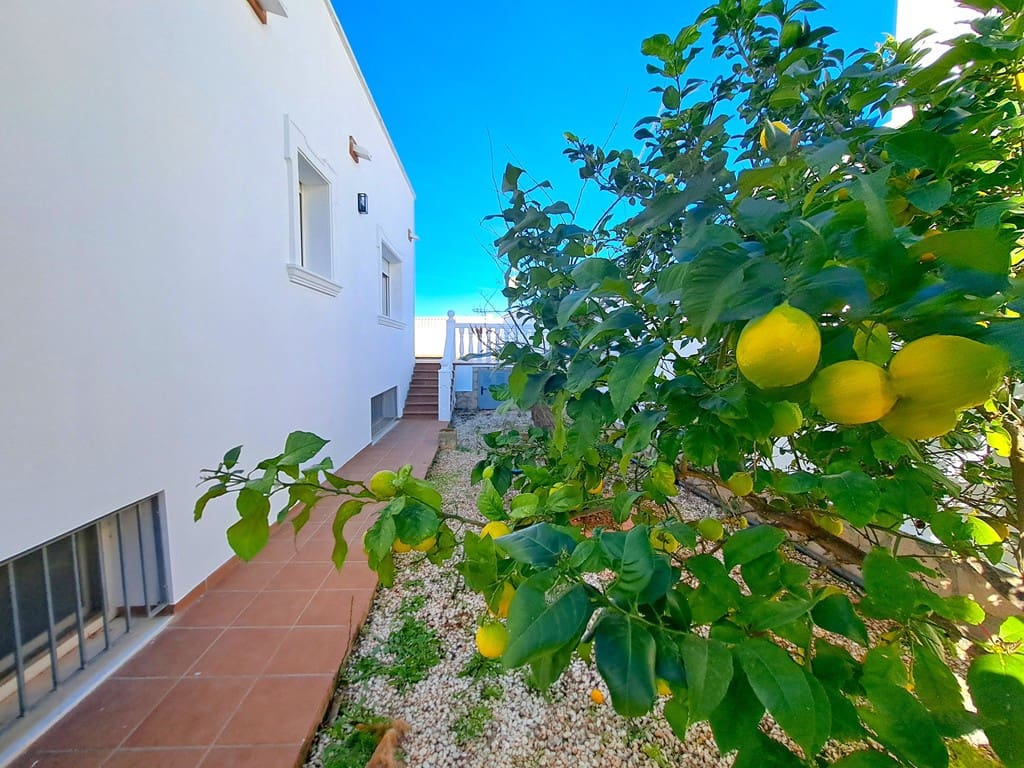 4 soverom Villa til salgs i Denia med svømmebasseng garasje - € 690 000 (Ref: 9611810)