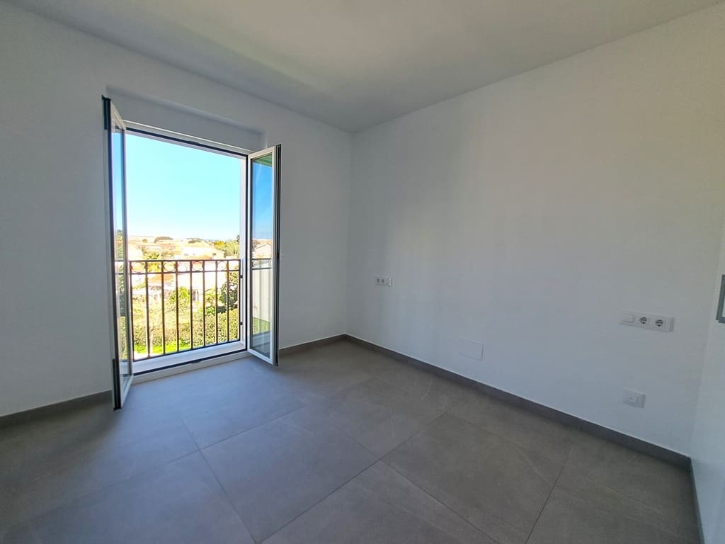 2 bedroom Apartment for sale in Denia with pool garage - € 359,000 (Ref: 9619810)