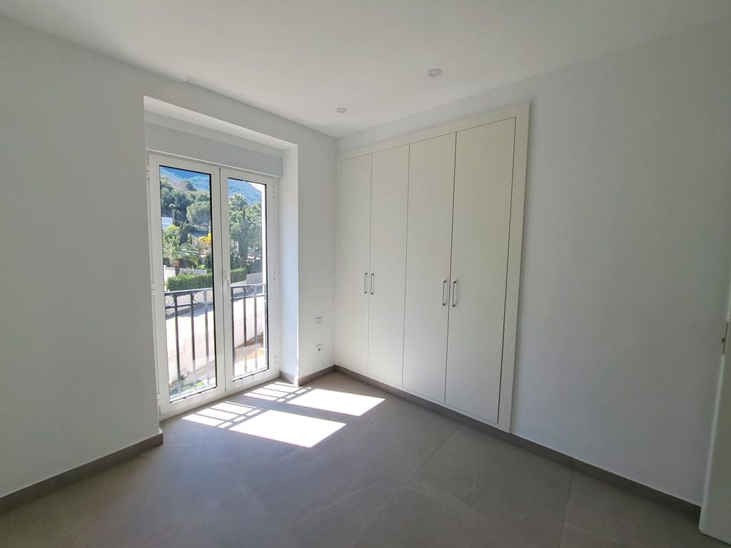 2 bedroom Apartment for sale in Denia with pool garage - € 359,000 (Ref: 9619810)