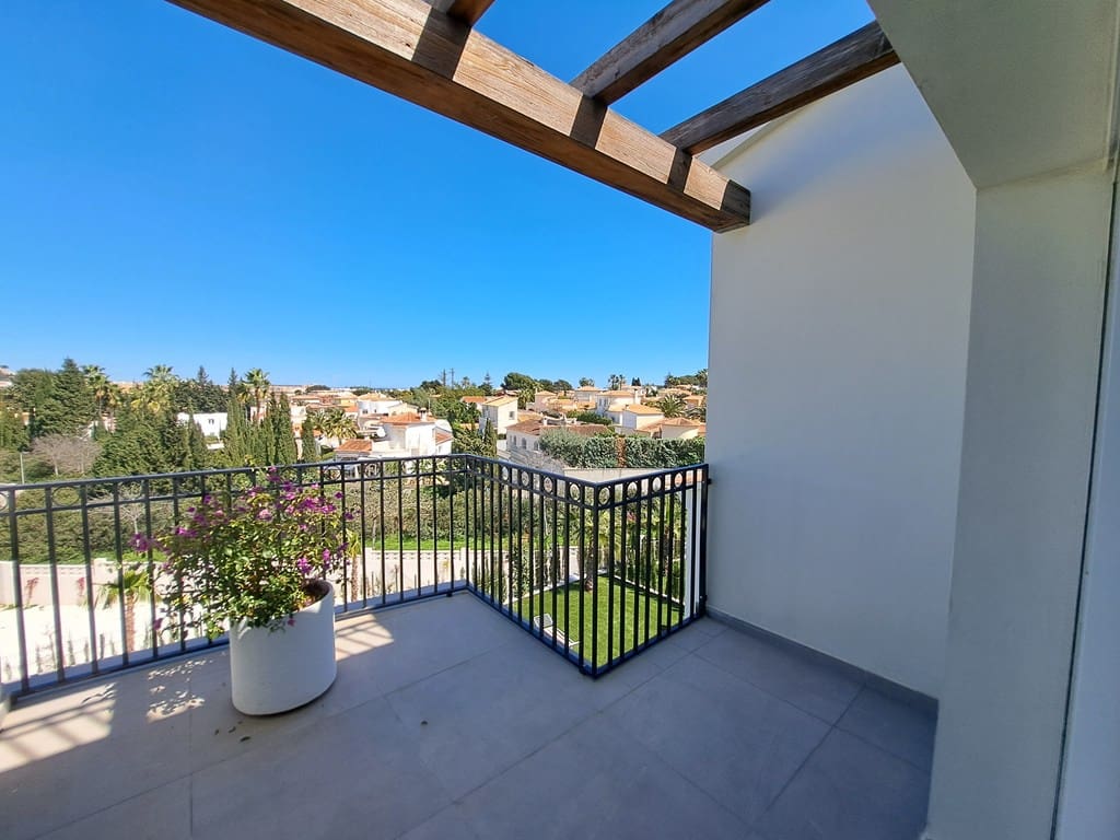 2 bedroom Apartment for sale in Denia with pool garage - € 359,000 (Ref: 9619810)