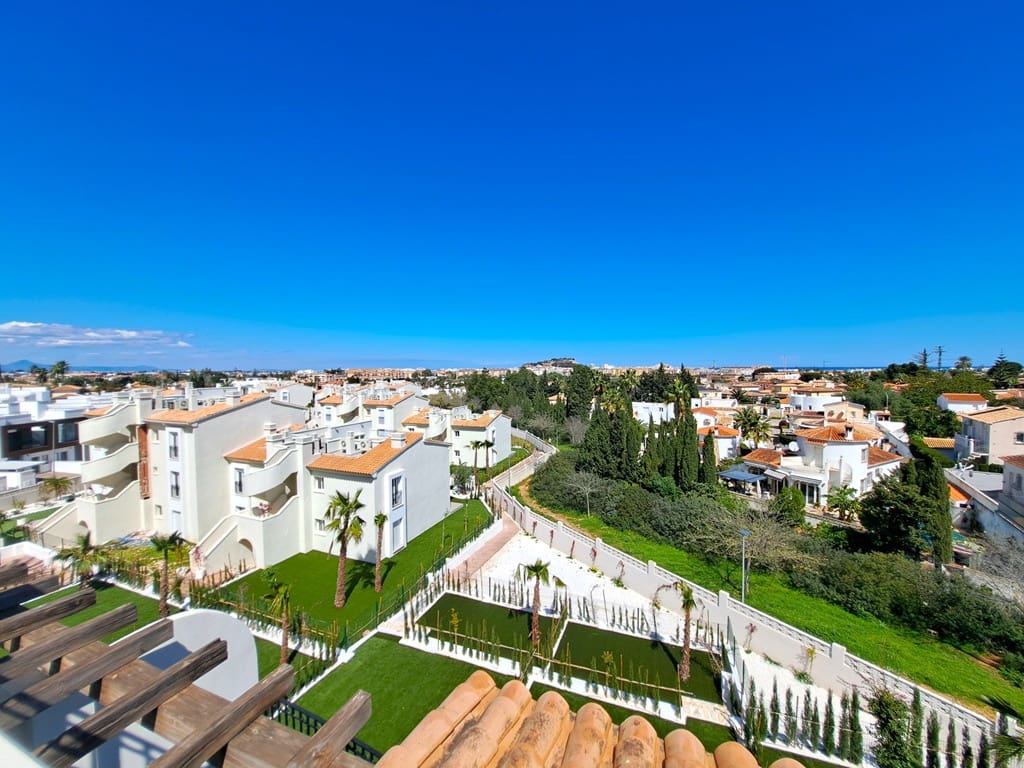 2 bedroom Apartment for sale in Denia with pool garage - € 359,000 (Ref: 9619810)