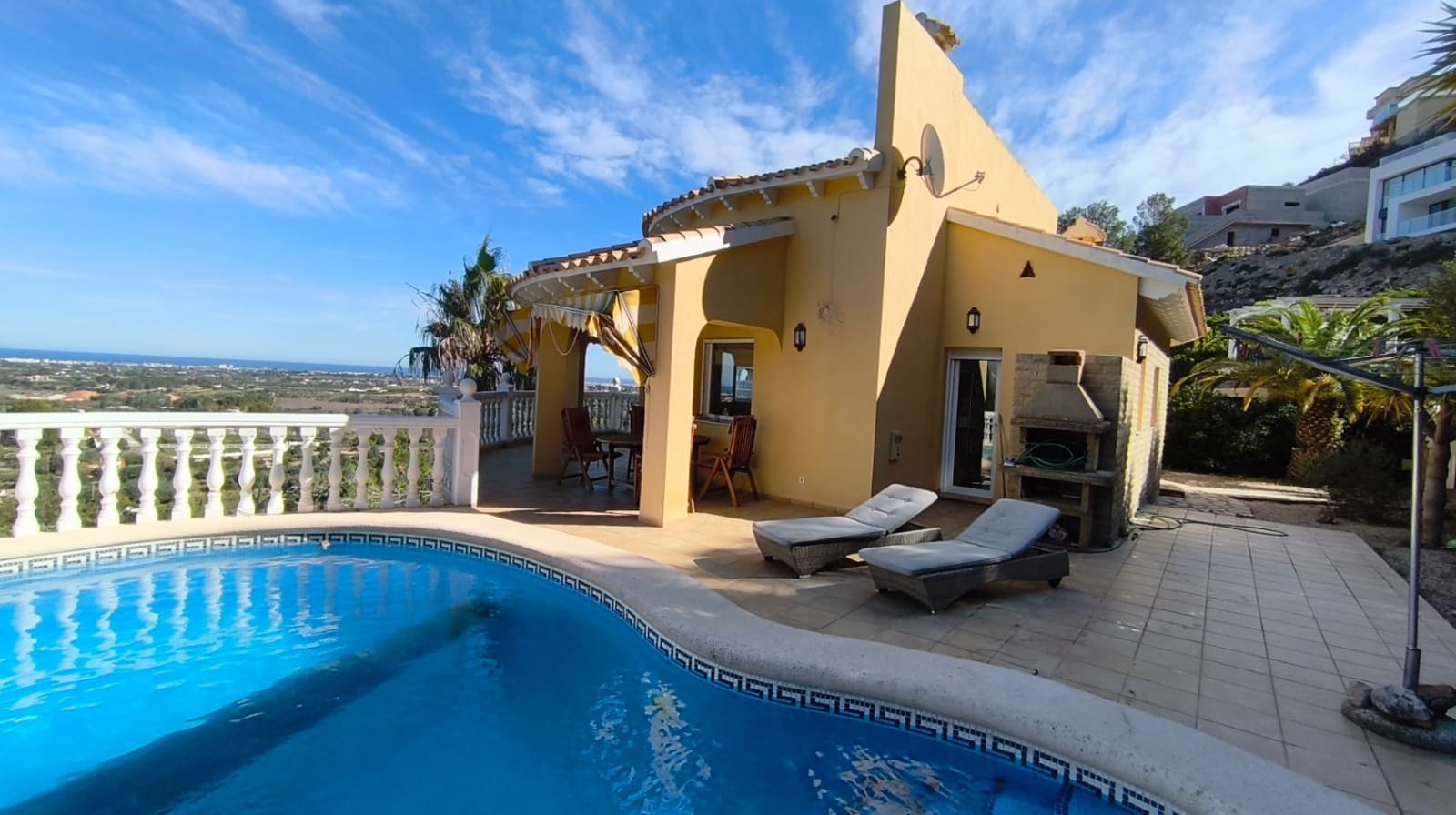 3 Zimmer Villa zu verkaufen in La Sella mit Pool Garage - 675.000 € (Ref: 9631439)