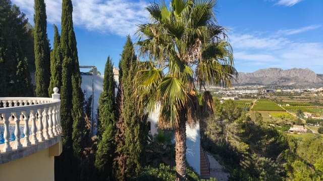 3 Zimmer Villa zu verkaufen in La Sella mit Pool Garage - 675.000 € (Ref: 9631439)