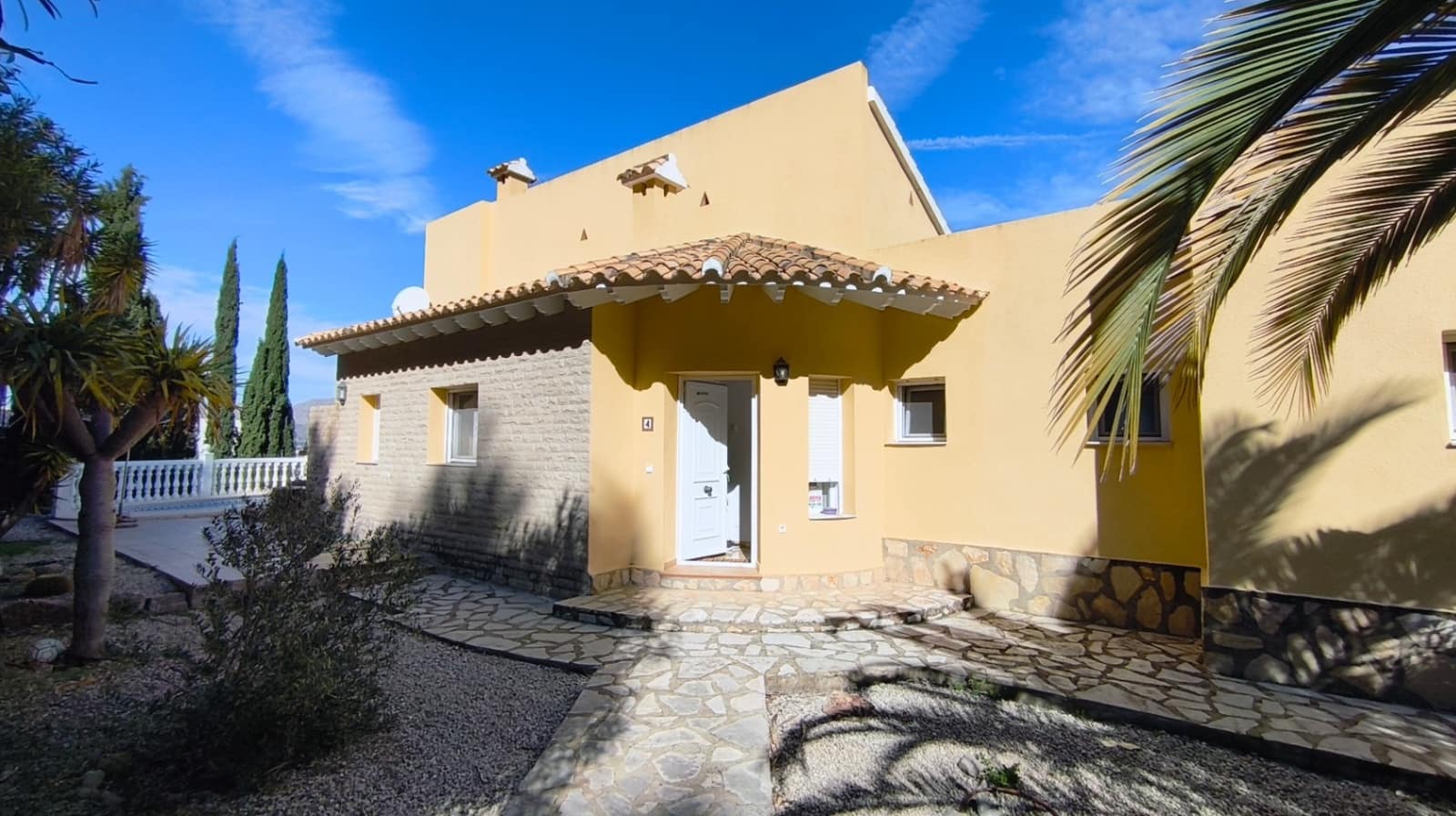 3 Zimmer Villa zu verkaufen in La Sella mit Pool Garage - 675.000 € (Ref: 9631439)