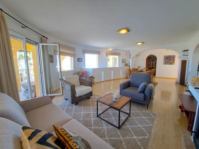 3 quarto Moradia para venda em La Sella com piscina garagem - 675 000 € (Ref: 9631439)