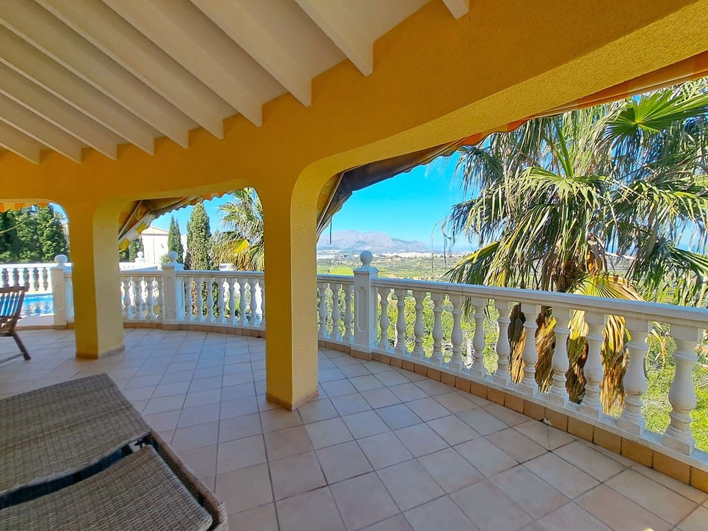 3 bedroom Villa for sale in La Sella with pool garage - € 675,000 (Ref: 9631439)