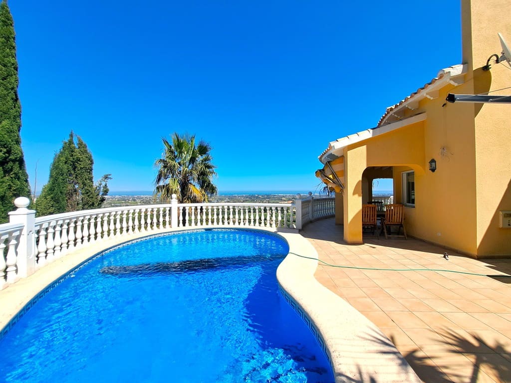 3 bedroom Villa for sale in La Sella with pool garage - € 675,000 (Ref: 9631439)