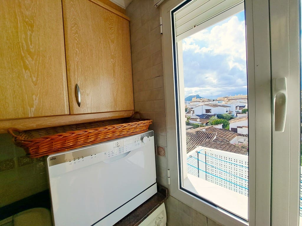 2 Zimmer Strandapartment zu vermieten in Denia mit Pool Garage - 1.100 € (Ref: 9665158)