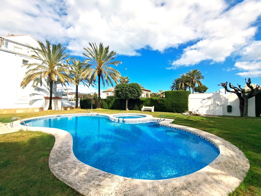 2 Zimmer Strandapartment zu vermieten in Denia mit Pool Garage - 1.100 € (Ref: 9665158)