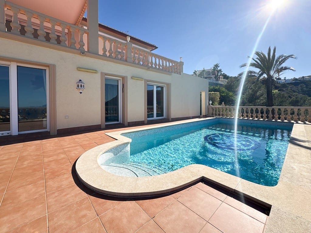 5 bedroom Villa for sale in Denia with pool garage - € 1,375,000 (Ref: 9671094)