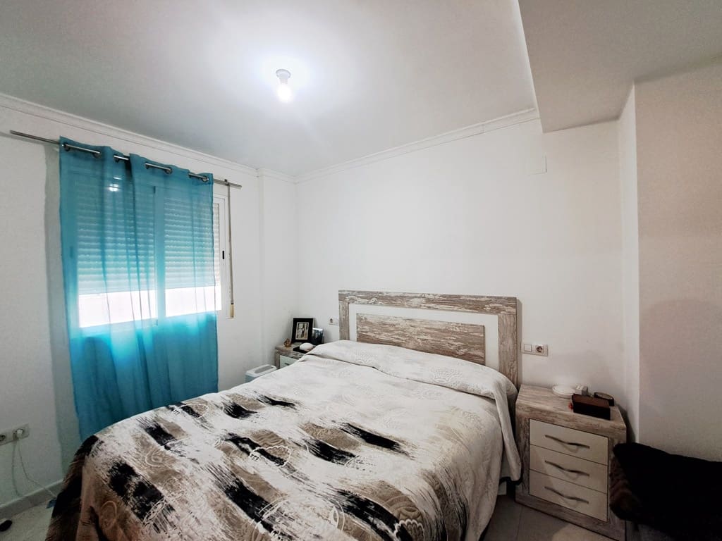 2 bedroom Apartment for rent in Denia - € 850 (Ref: 9713475)