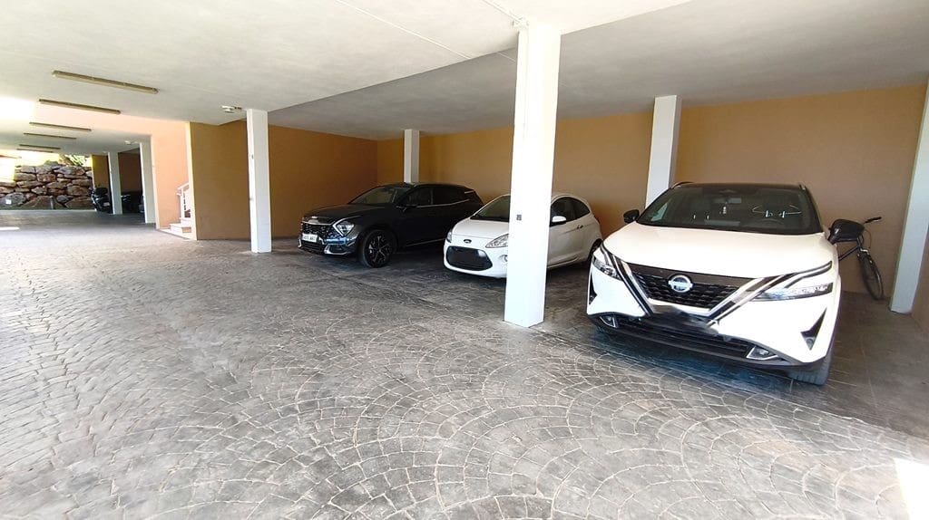 2 soverom Leilighet til salgs i La Sella med svømmebasseng garasje - € 510 000 (Ref: 9758148)