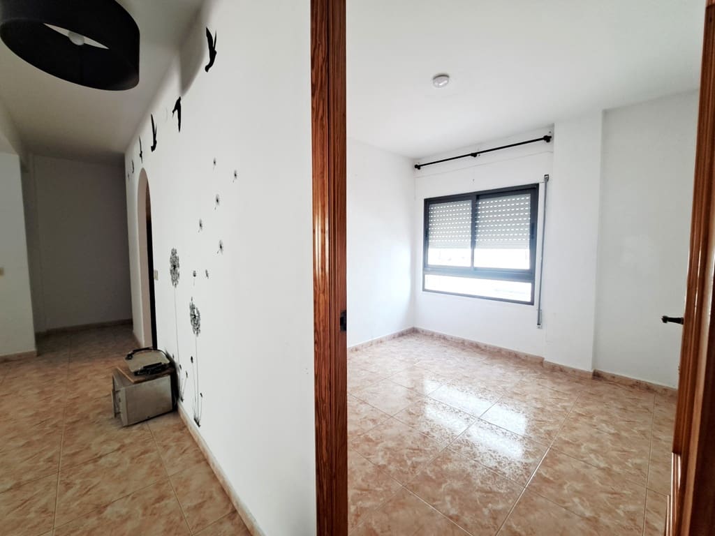 3 bedroom Apartment for sale in Denia - € 185,000 (Ref: 9787950)