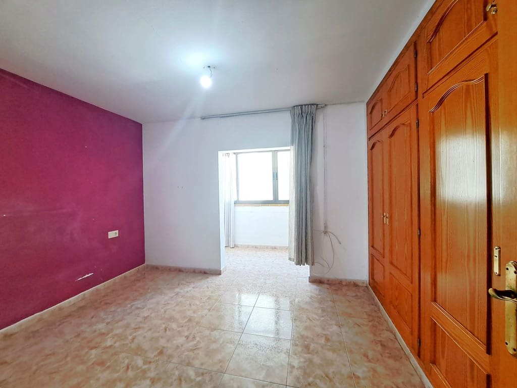 3 bedroom Apartment for sale in Denia - € 185,000 (Ref: 9787950)