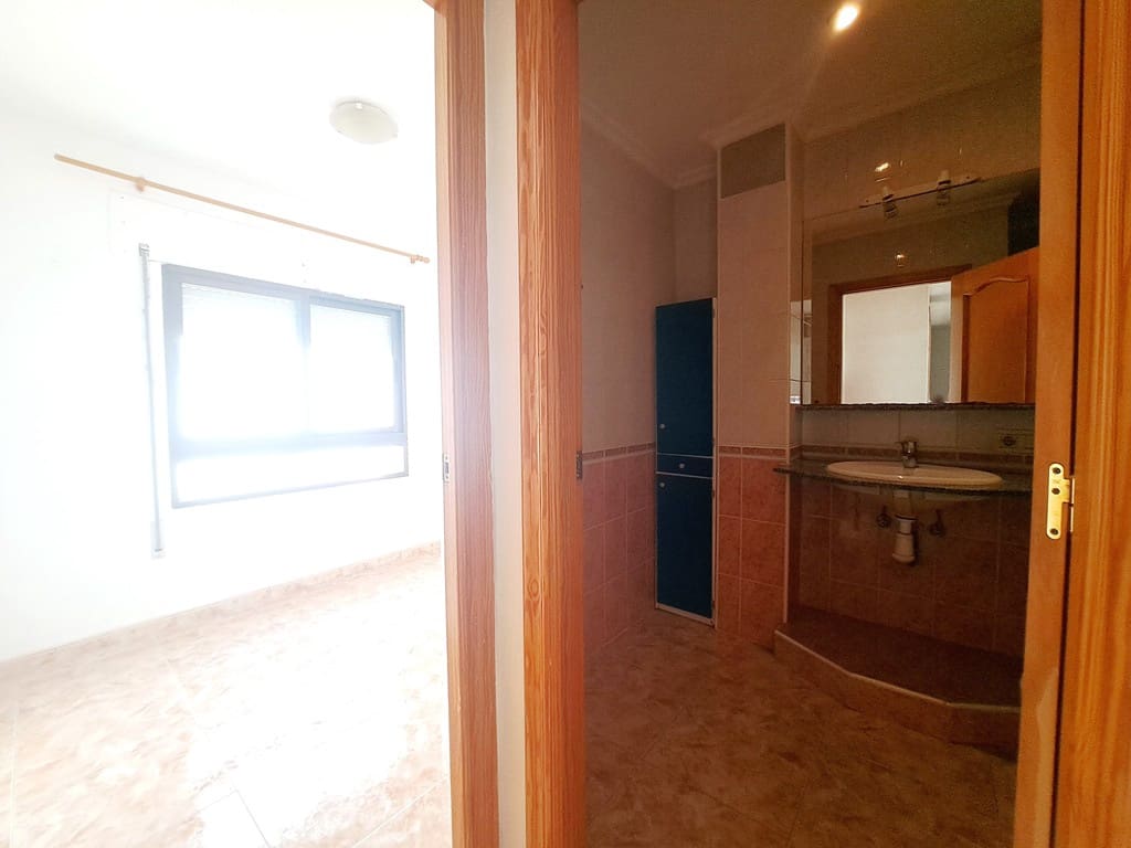 3 bedroom Apartment for sale in Denia - € 185,000 (Ref: 9787950)